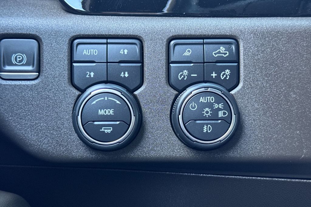 Thumbnail: 2022 Chevrolet Silverado 1500 - 30