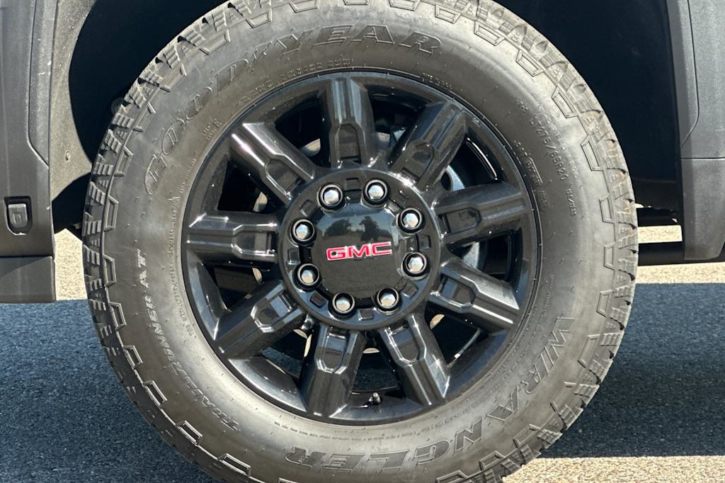 Thumbnail: 2024 GMC Sierra 3500 - 6