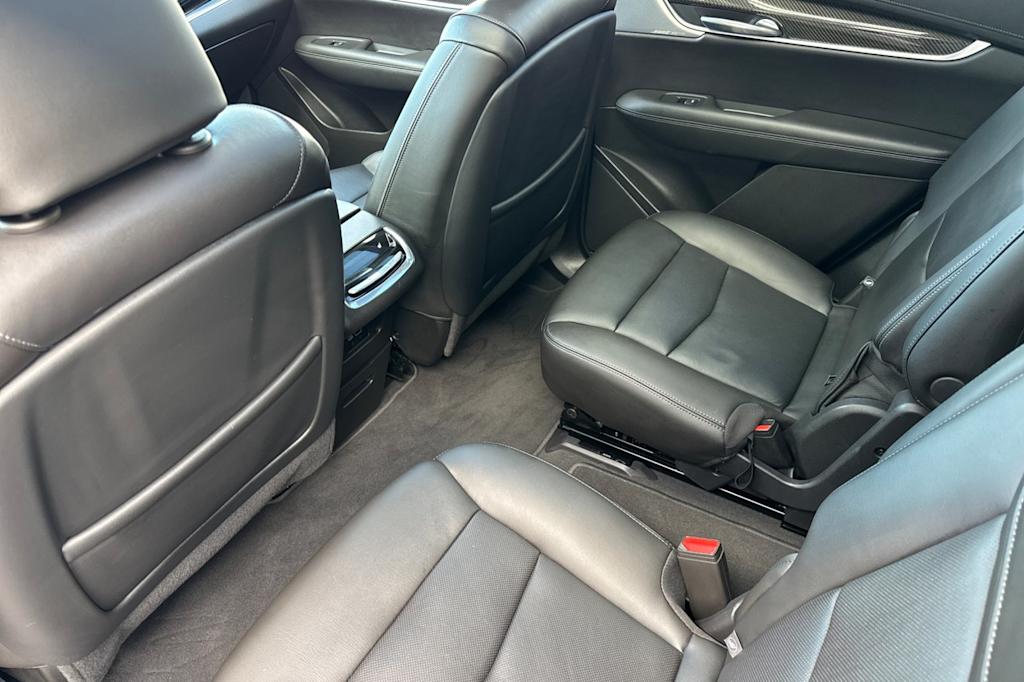 Thumbnail: 2023 Cadillac XT6 - 9