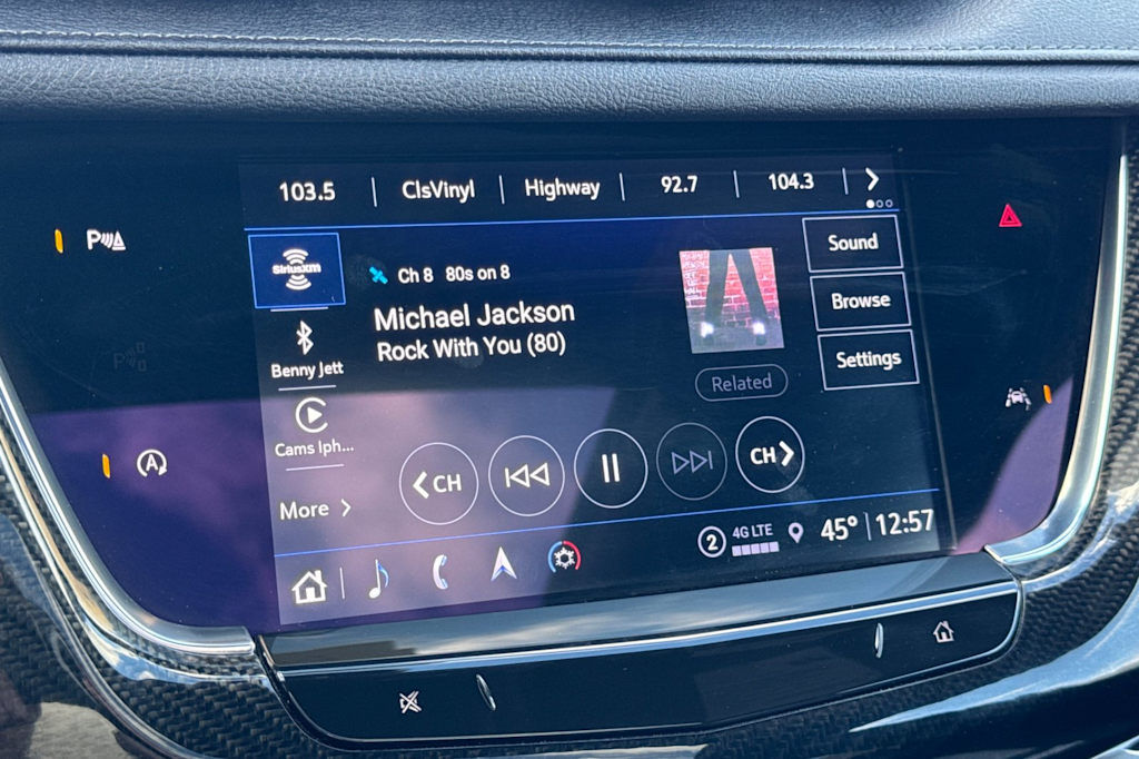 Thumbnail: 2023 Cadillac XT6 - 12