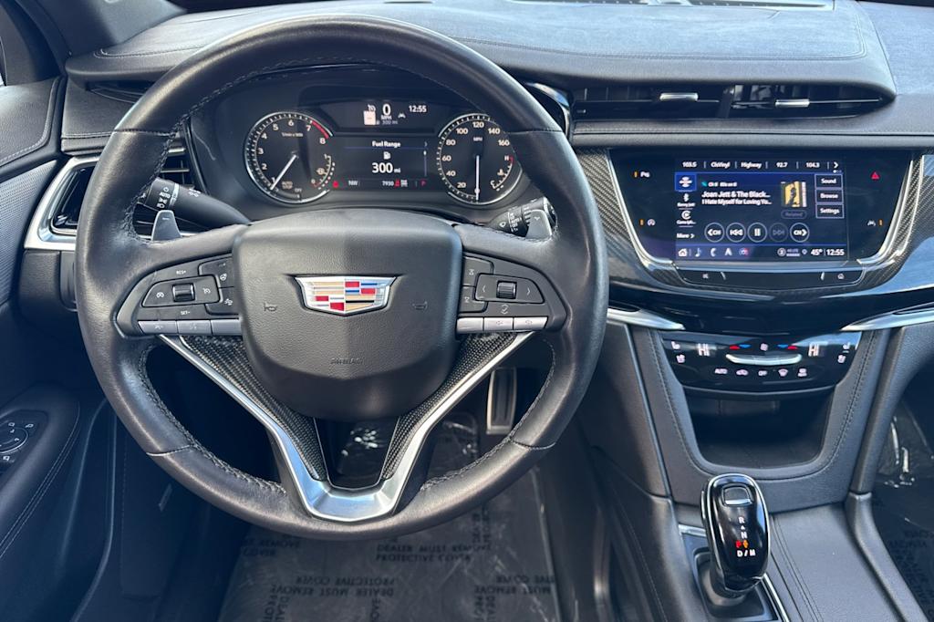 Thumbnail: 2023 Cadillac XT6 - 10