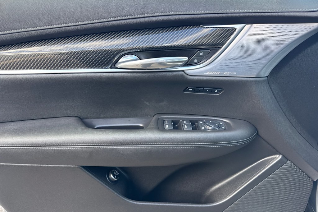 Thumbnail: 2023 Cadillac XT6 - 19