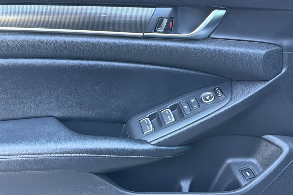 Thumbnail: 2018 Honda Accord - 19