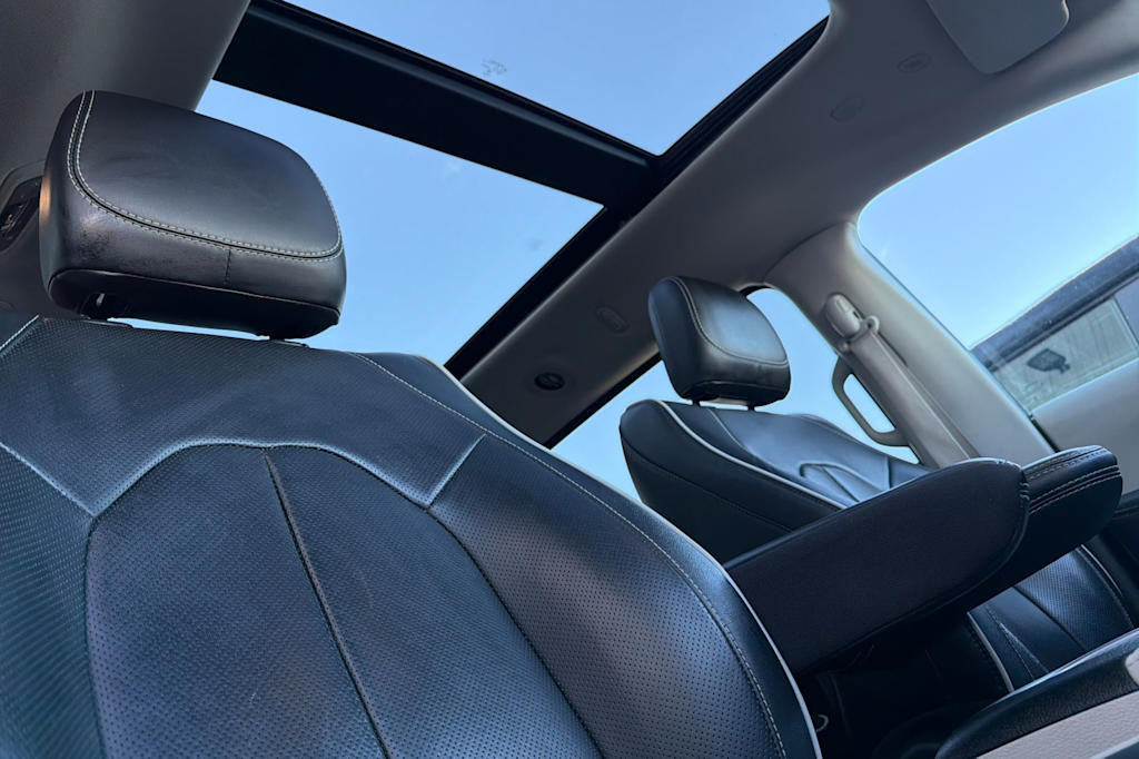 Thumbnail: 2023 Chrysler Pacifica - 22