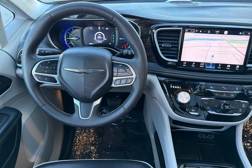 Thumbnail: 2023 Chrysler Pacifica - 9