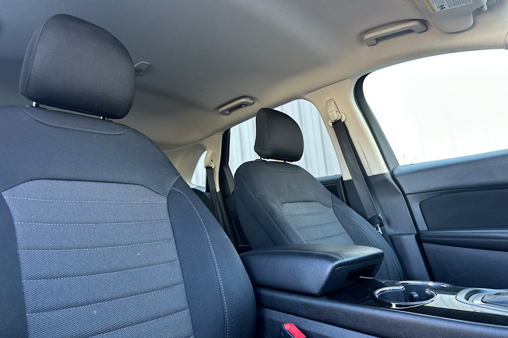 Thumbnail: 2016 Ford Edge - 9