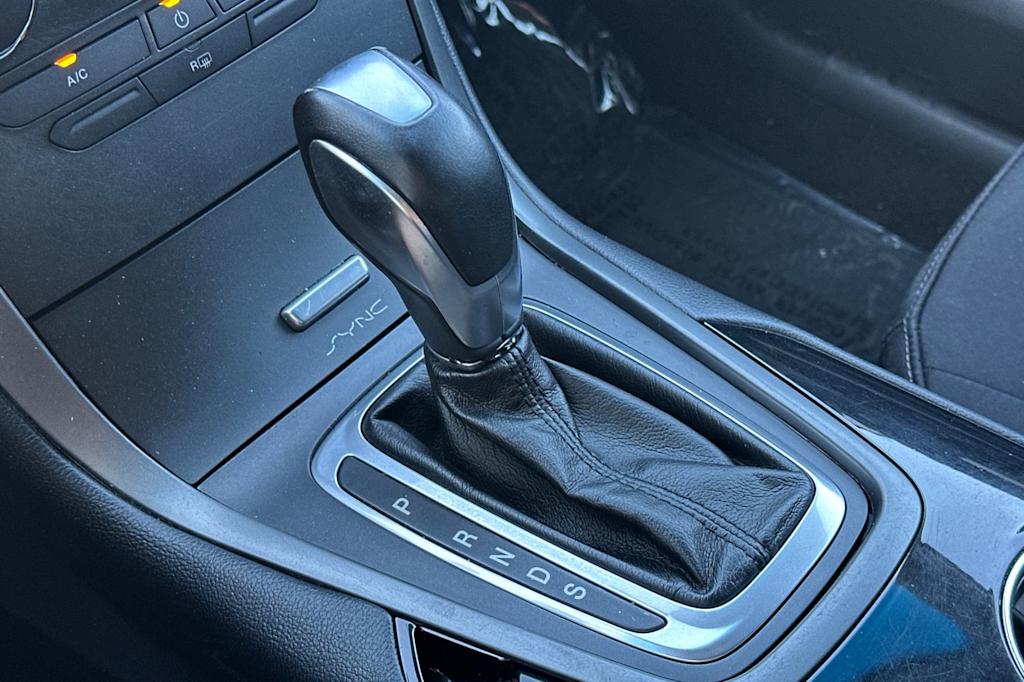 Thumbnail: 2016 Ford Edge - 14