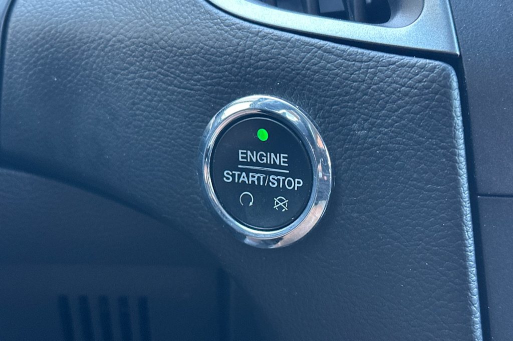 Thumbnail: 2016 Ford Edge - 24