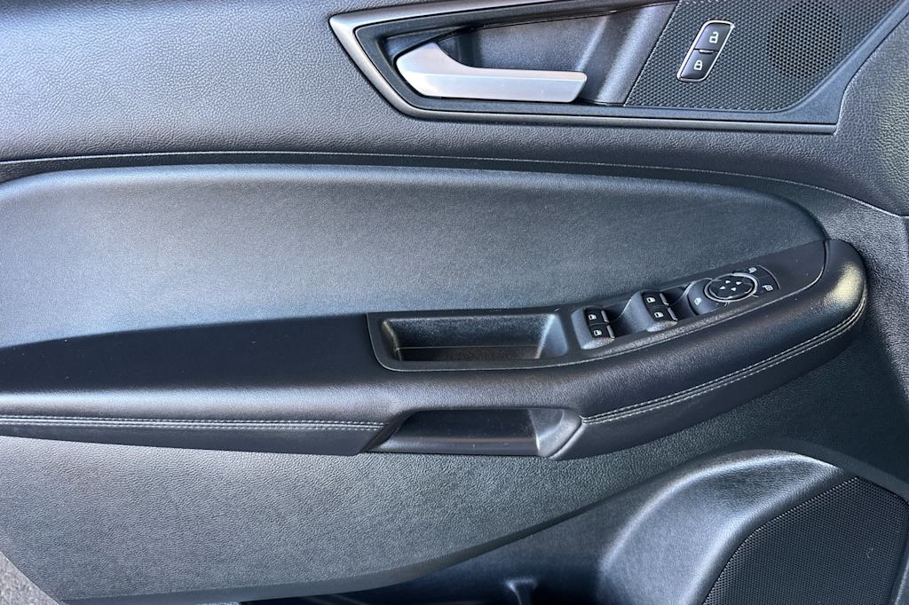 Thumbnail: 2024 Ford Edge - 20