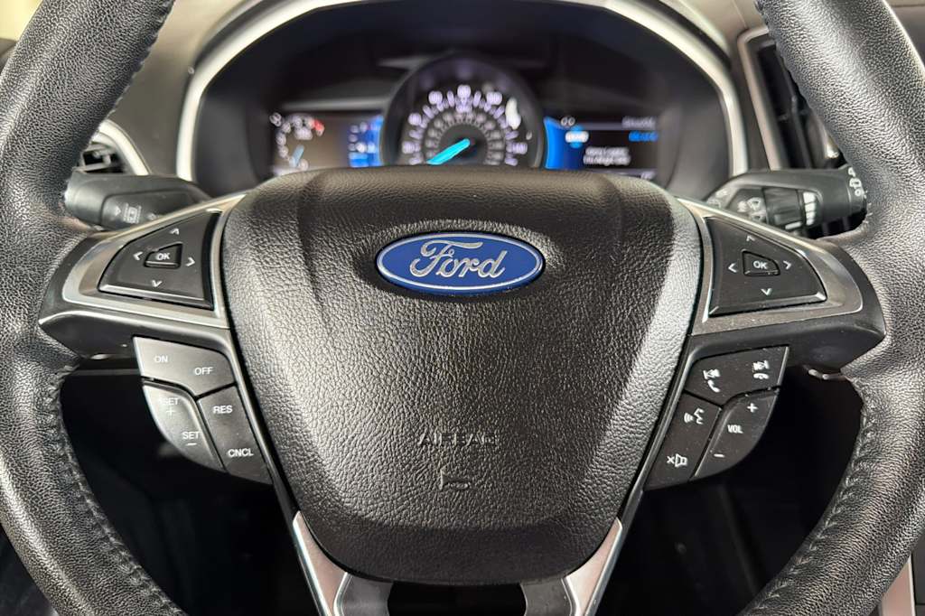Thumbnail: 2021 Ford Edge - 26
