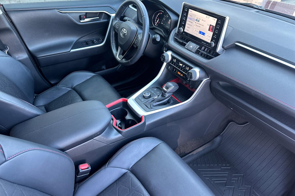 Thumbnail: 2020 Toyota RAV4 - 12