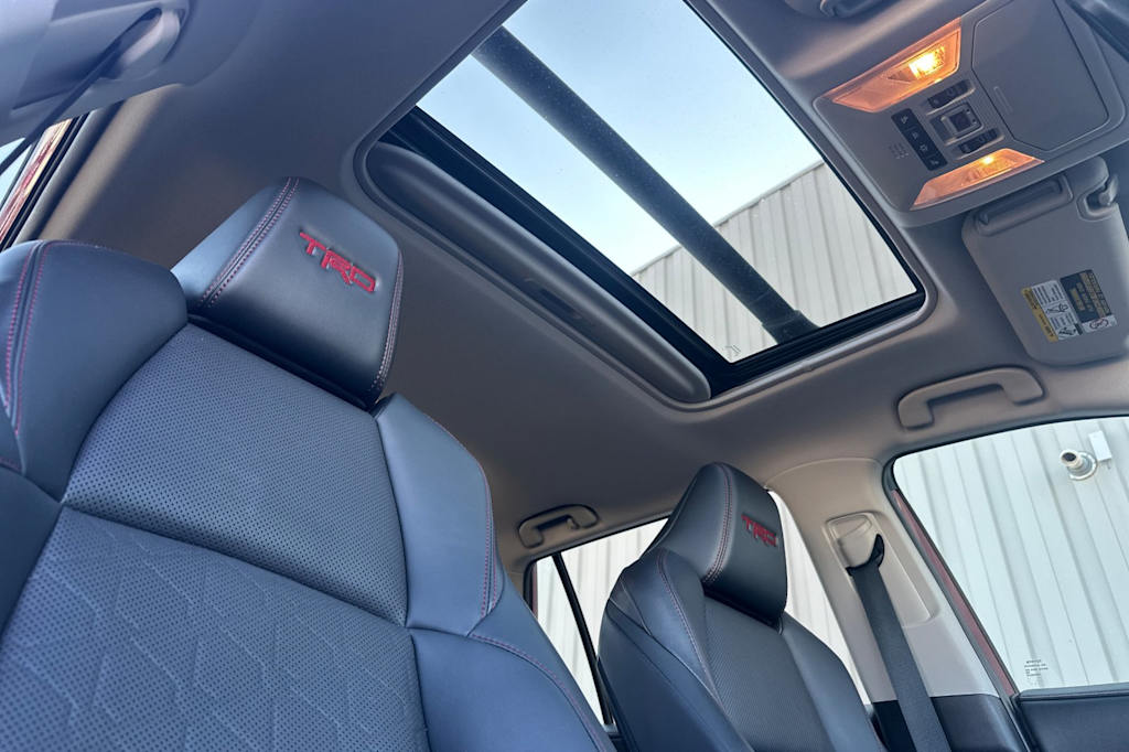 Thumbnail: 2020 Toyota RAV4 - 23