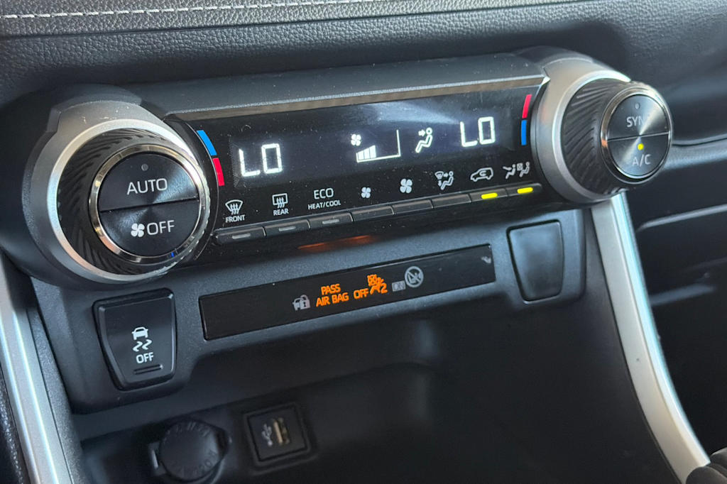 Thumbnail: 2024 Toyota RAV4 - 23