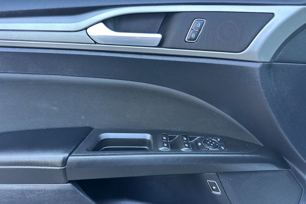 Thumbnail: 2020 Ford Fusion - 20