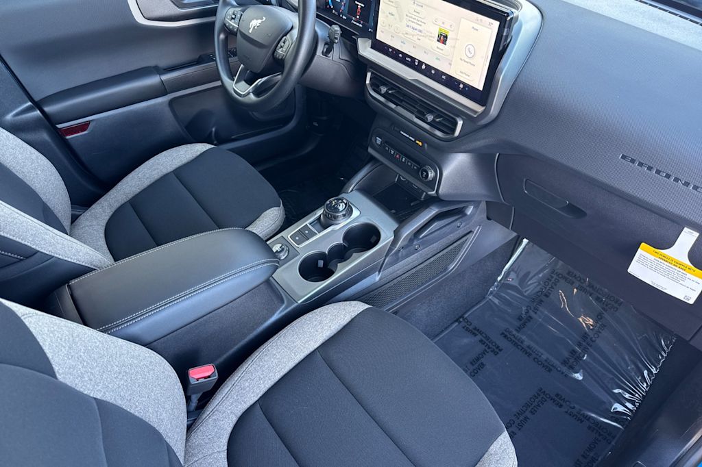 Thumbnail: 2025 Ford Bronco Sport - 9