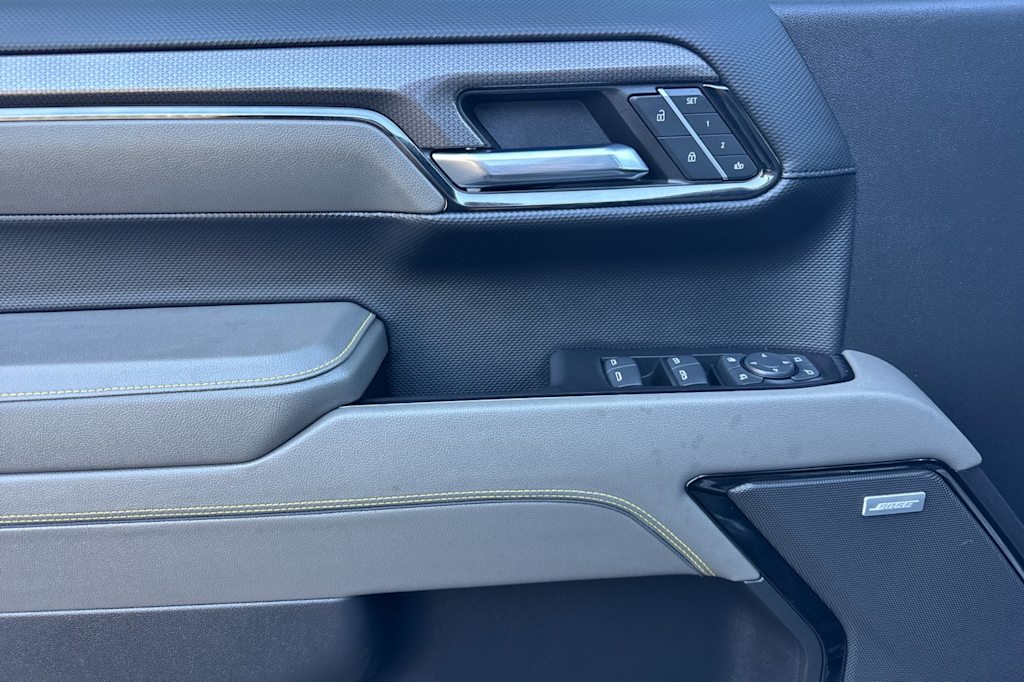 Thumbnail: 2024 Chevrolet Silverado 1500 - 18