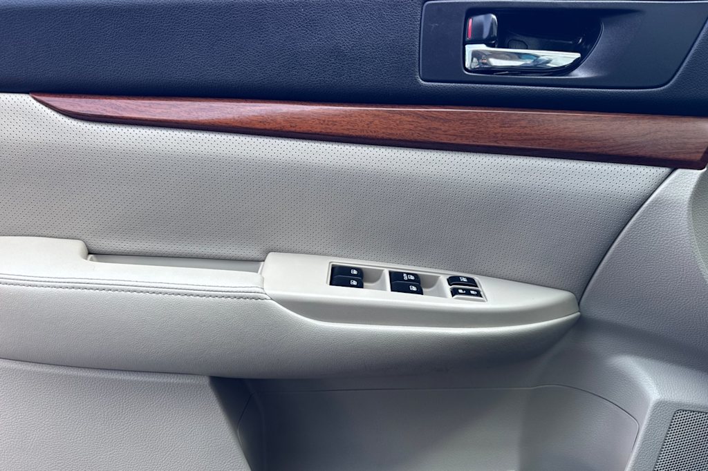 Thumbnail: 2014 Subaru Outback - 21