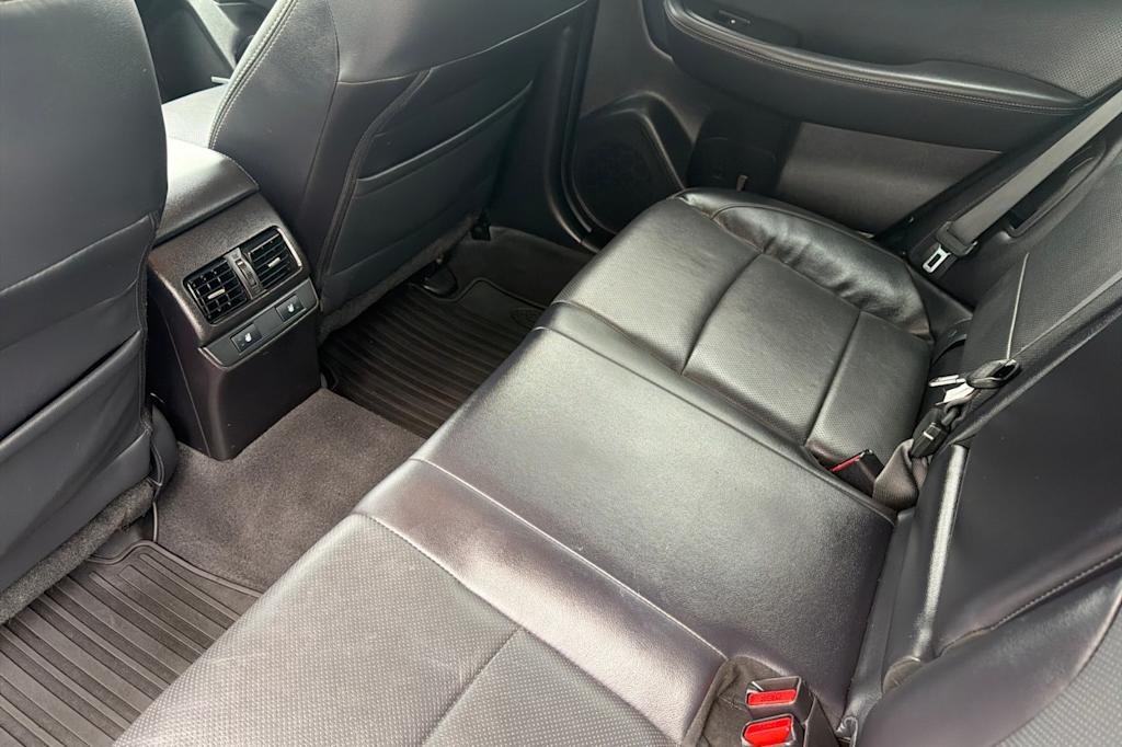 Thumbnail: 2017 Subaru Outback - 10