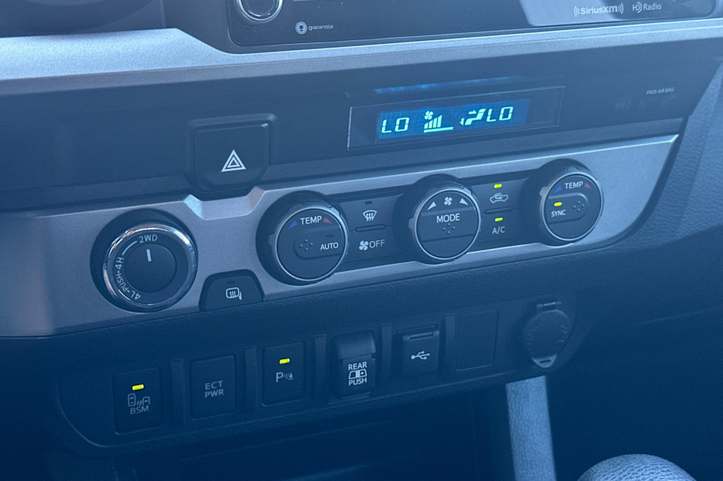 Thumbnail: 2021 Toyota Tacoma - 23