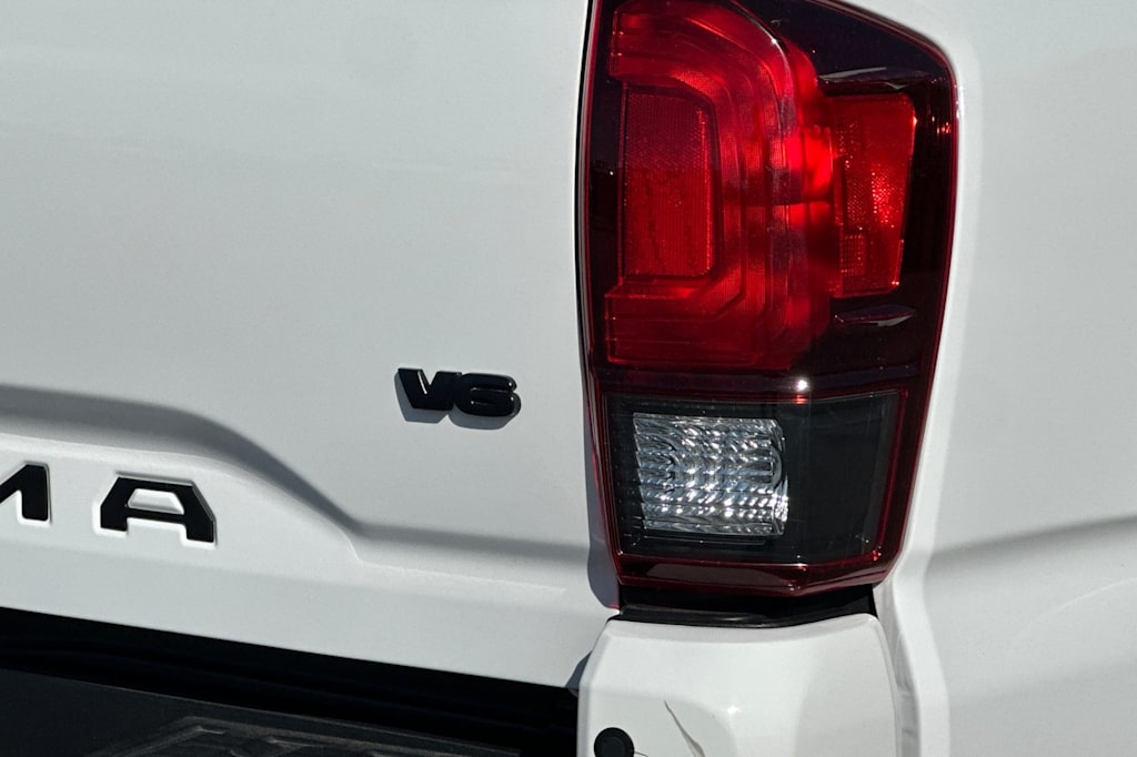 Thumbnail: 2021 Toyota Tacoma - 27