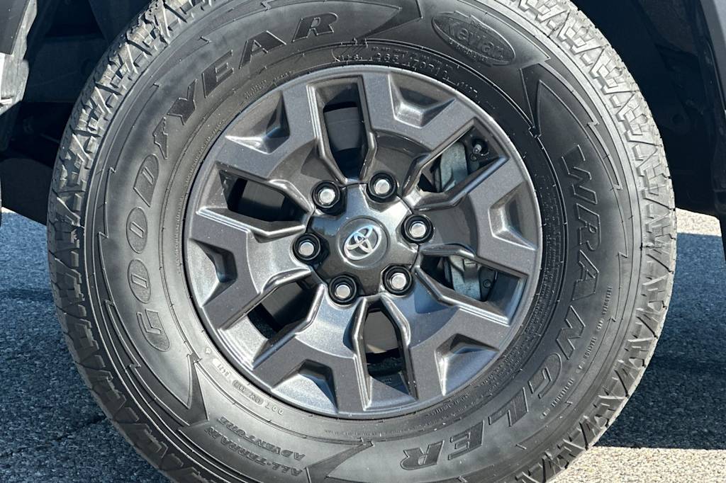 Thumbnail: 2021 Toyota Tacoma - 7