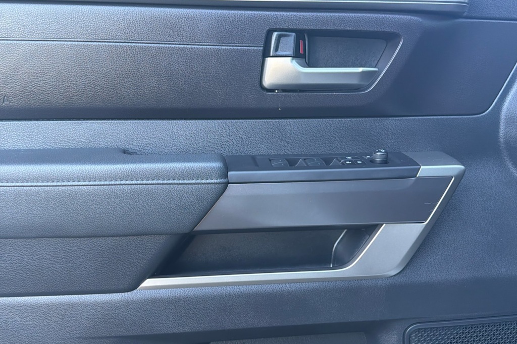 Thumbnail: 2023 Toyota Sequoia - 20