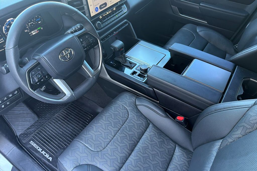 Thumbnail: 2023 Toyota Sequoia - 10