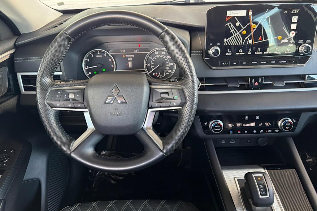 Thumbnail: 2022 Mitsubishi Outlander - 12