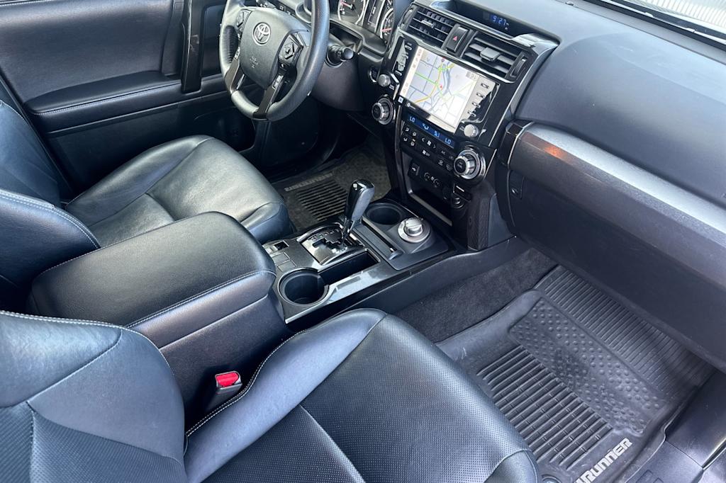 Thumbnail: 2020 Toyota 4Runner - 10