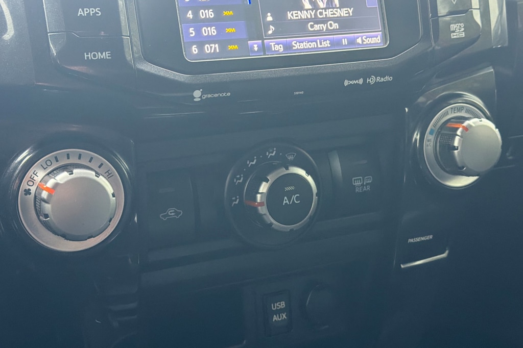 Thumbnail: 2017 Toyota 4Runner - 23