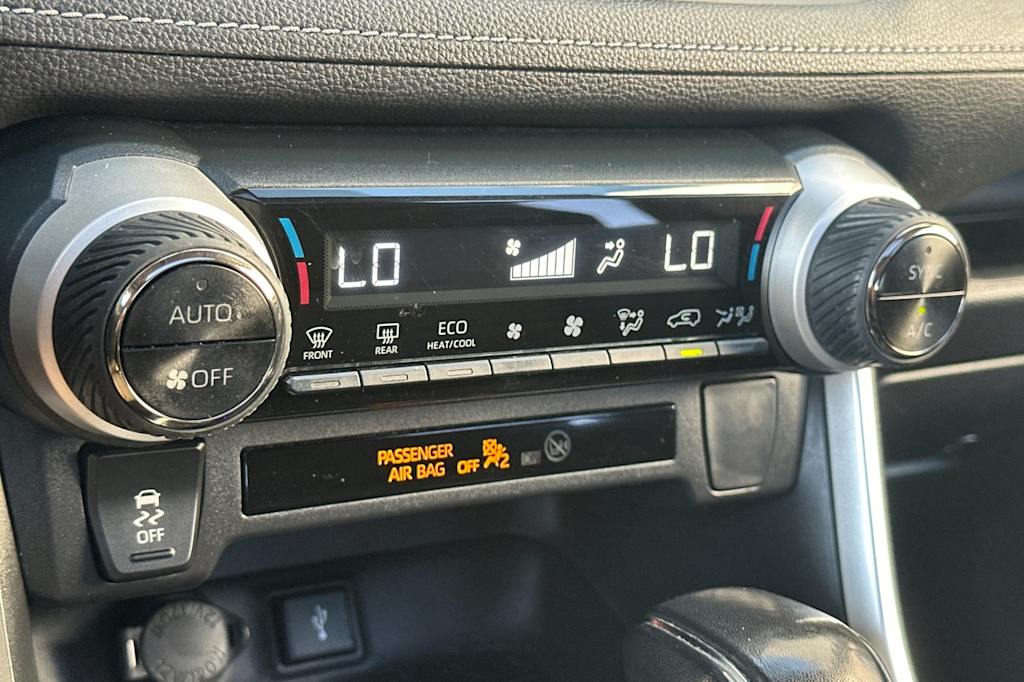 Thumbnail: 2022 Toyota RAV4 - 25