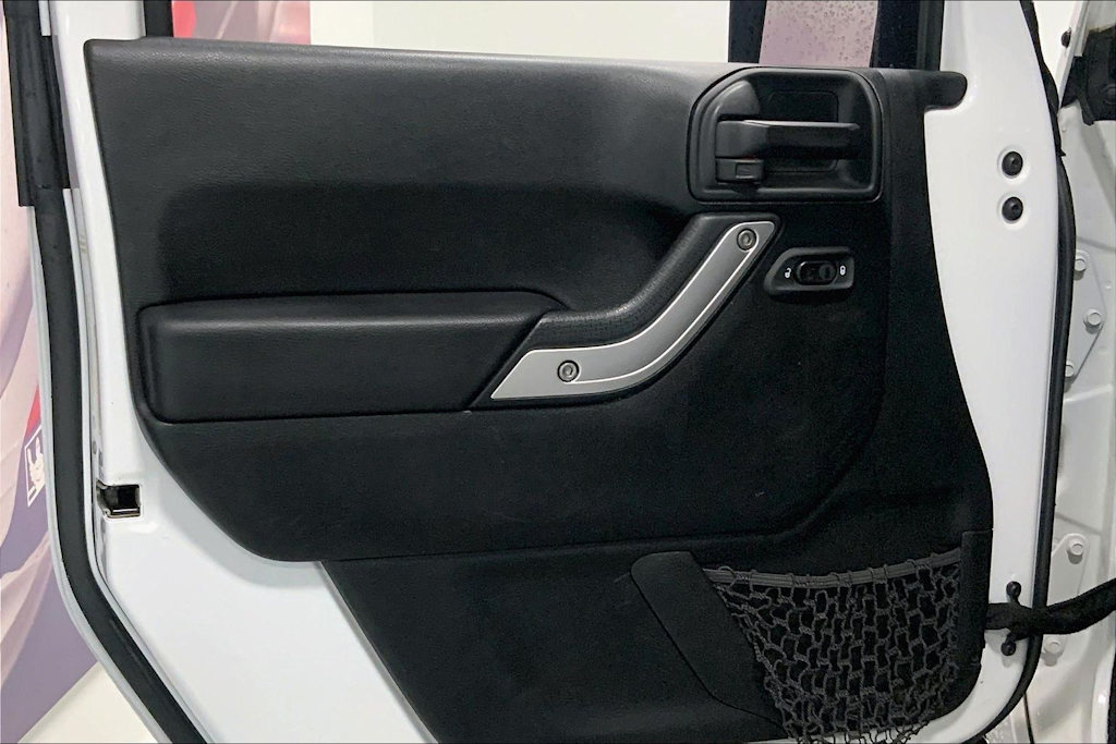 Thumbnail: 2018 Jeep Wrangler - 23