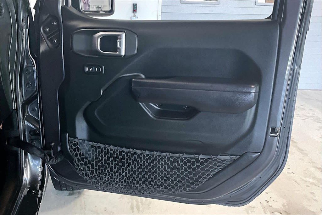 Thumbnail: 2018 Jeep Wrangler - 25
