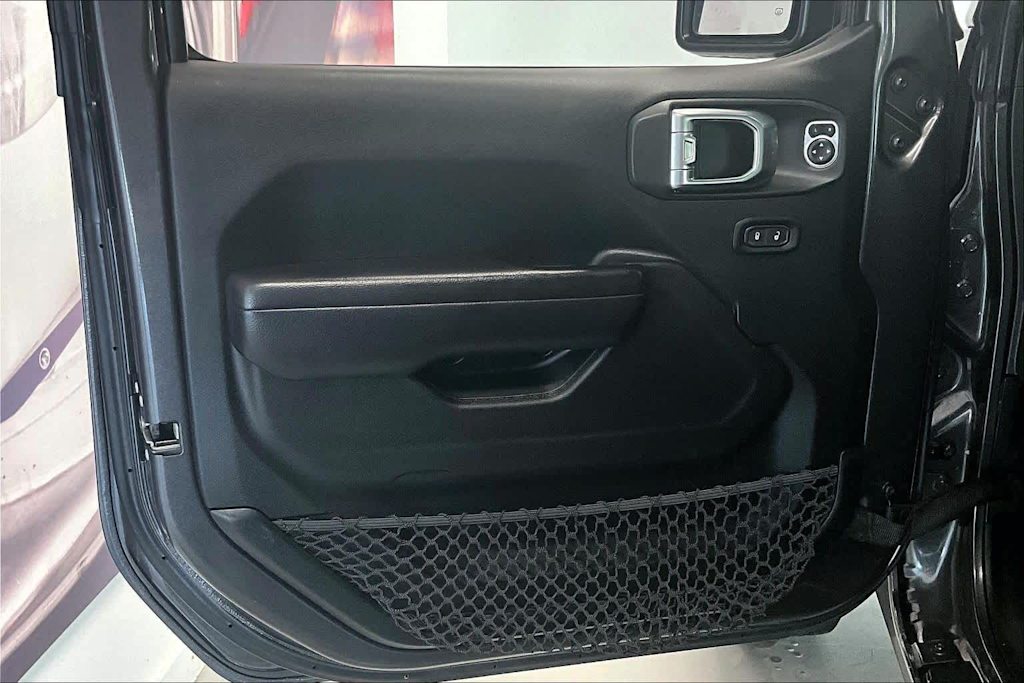 Thumbnail: 2018 Jeep Wrangler - 24