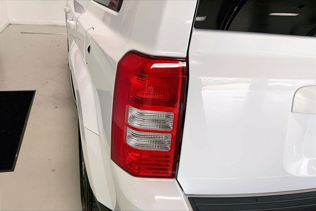 Thumbnail: 2016 Jeep Patriot - 30