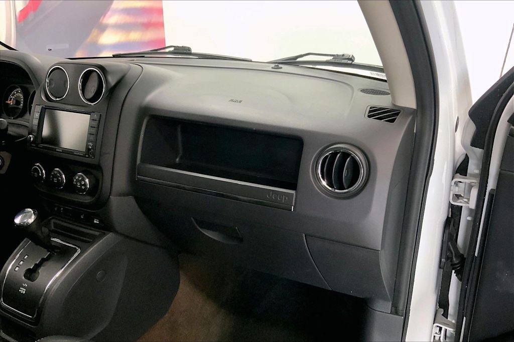 Thumbnail: 2016 Jeep Patriot - 22