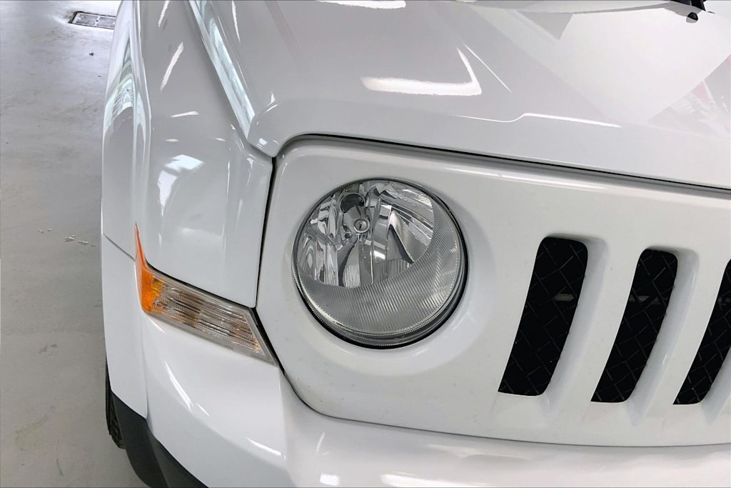 Thumbnail: 2016 Jeep Patriot - 29