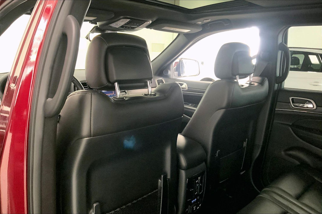 Thumbnail: 2020 Jeep Grand Cherokee - 12