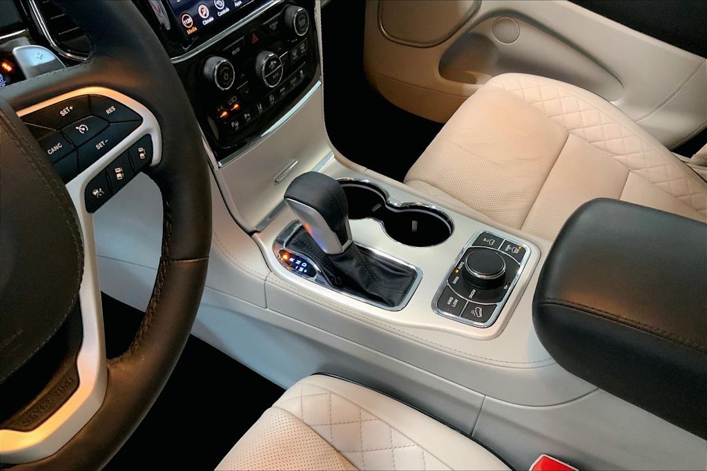 Thumbnail: 2021 Jeep Grand Cherokee - 16