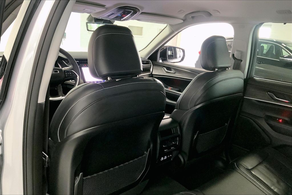 Thumbnail: 2023 Jeep Grand Cherokee - 12