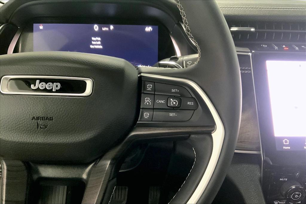 Thumbnail: 2023 Jeep Grand Cherokee - 23