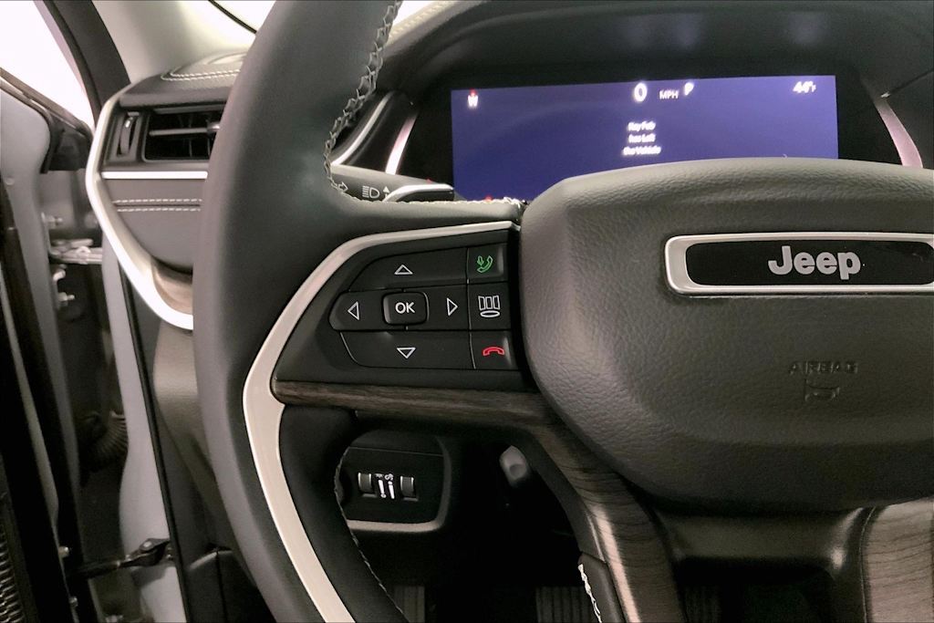 Thumbnail: 2023 Jeep Grand Cherokee - 22