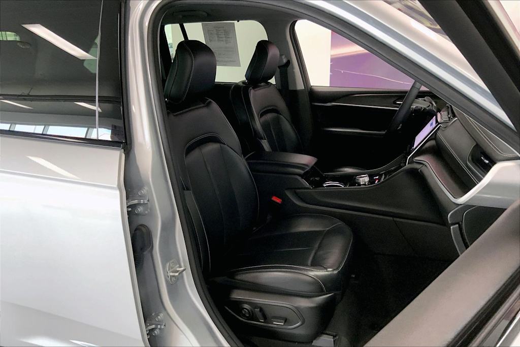 Thumbnail: 2023 Jeep Grand Cherokee - 11