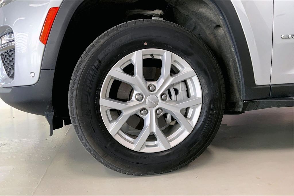 Thumbnail: 2023 Jeep Grand Cherokee - 8