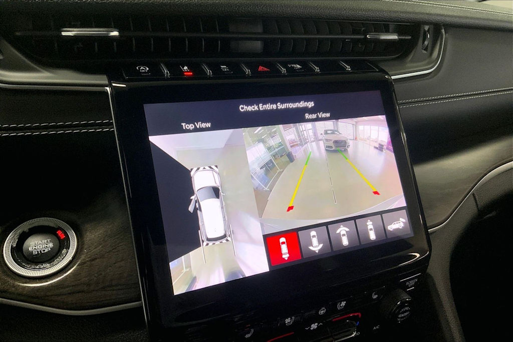 Thumbnail: 2023 Jeep Grand Cherokee - 15