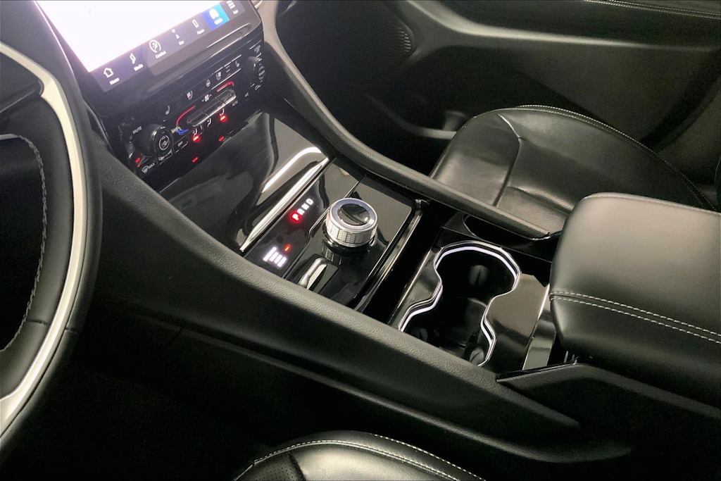 Thumbnail: 2023 Jeep Grand Cherokee - 16