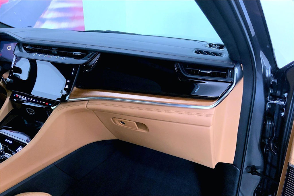 Thumbnail: 2026 Jeep Grand Cherokee - 13