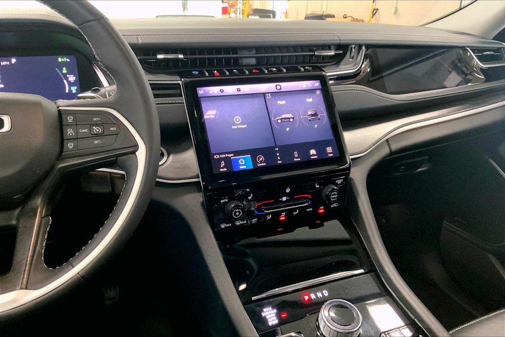 Thumbnail: 2022 Jeep Grand Cherokee - 13