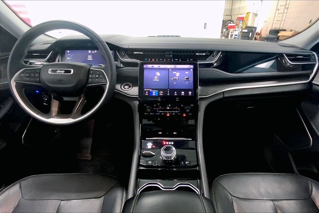 Thumbnail: 2022 Jeep Grand Cherokee - 8