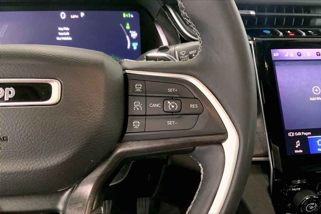 Thumbnail: 2022 Jeep Grand Cherokee - 22